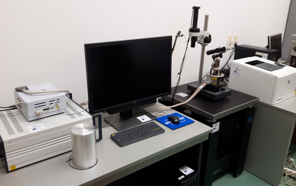 Mikroskop atomskih sila (AFM)/ pretražni tunelirajući mikroskop (STM) s elektrokemijskim (EC-STM) modom rada