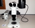  Stereomikroskop s dodacima za polarizaciju i fluorescenciju